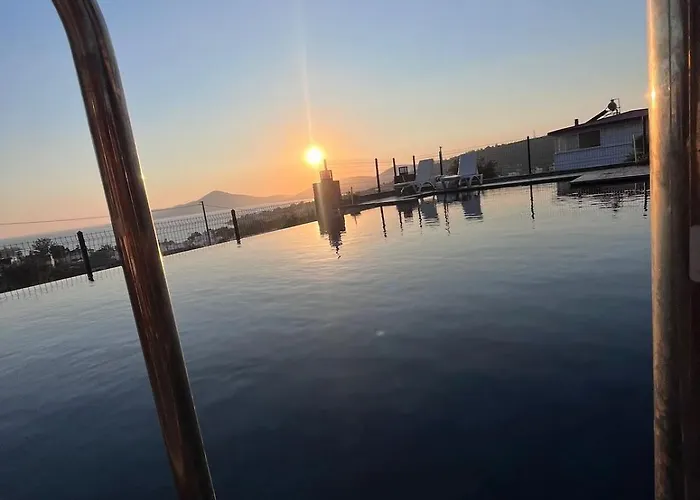 ヴィラ Zs Blue Alagun Adasi